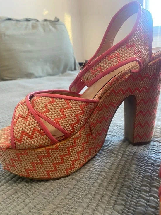 Madden Girl Coral Pink Woven Platform Sandals - Picture 4 of 7